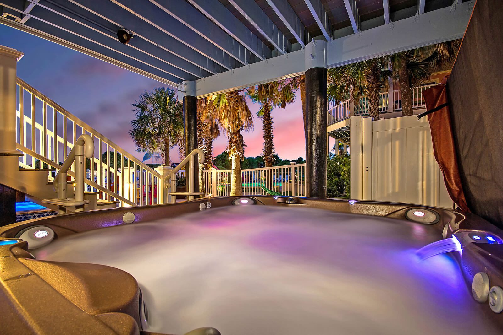 Casa Banana Hot Tub - Isle of Palms, SC