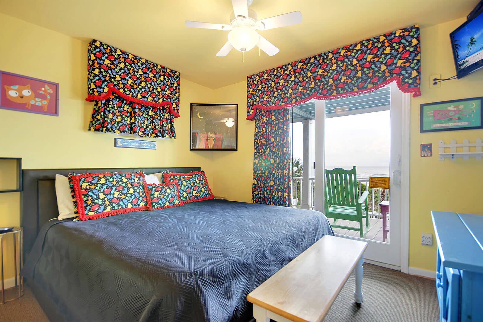 Casa Flamingo Cat House Bedroom - Isle of Palms, SC